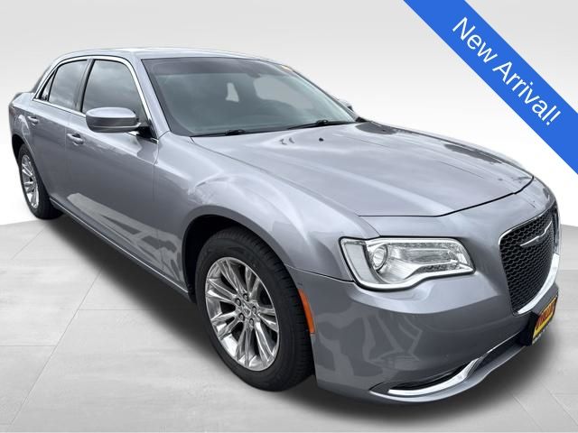 Billet Silver Metallic Clearcoat 2017 Chrysler 300 Sedan Rear-Wheel Drive 8-Speed Automatic