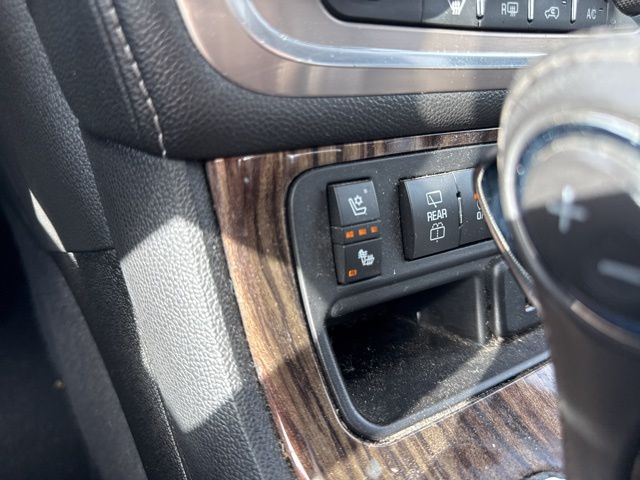 2016 GMC Acadia Denali photo