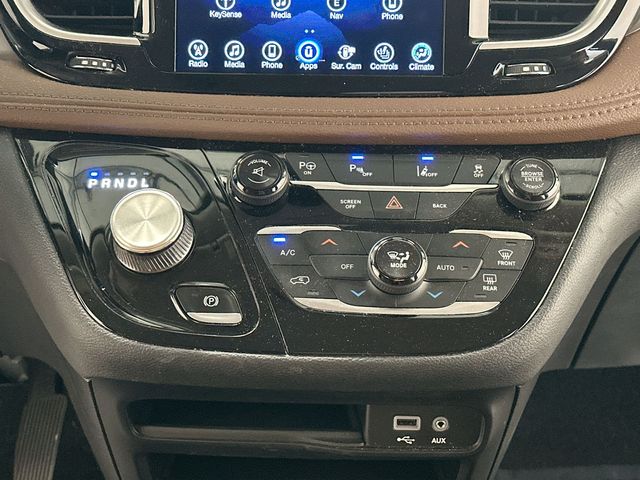 2017 Chrysler Pacifica Limited White at Auto Express Mitsubishi