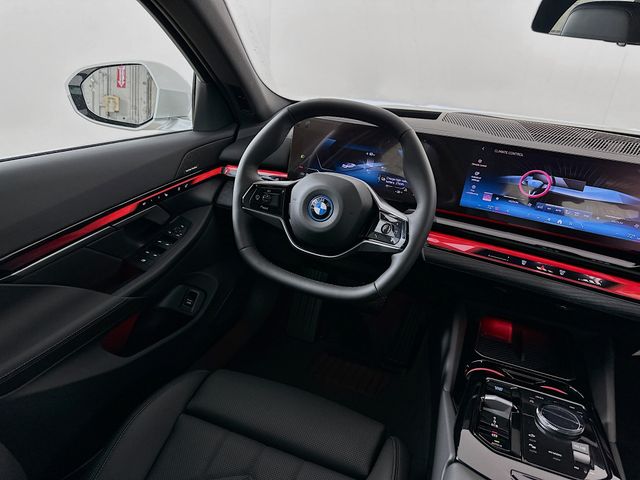 2025 BMW i5 xDrive40 24