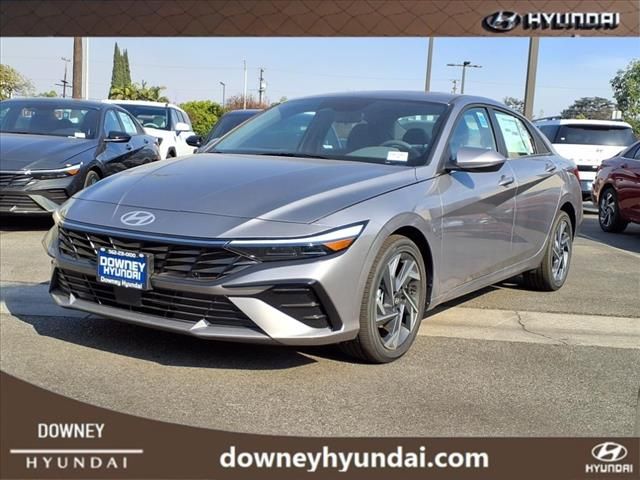 Amazon Gray 2025 Hyundai Elantra SEL Convenience FWD Sedan Front-Wheel Drive Continuously Variable Transmission