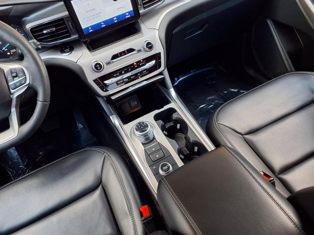 2023 Ford Explorer - Image 11