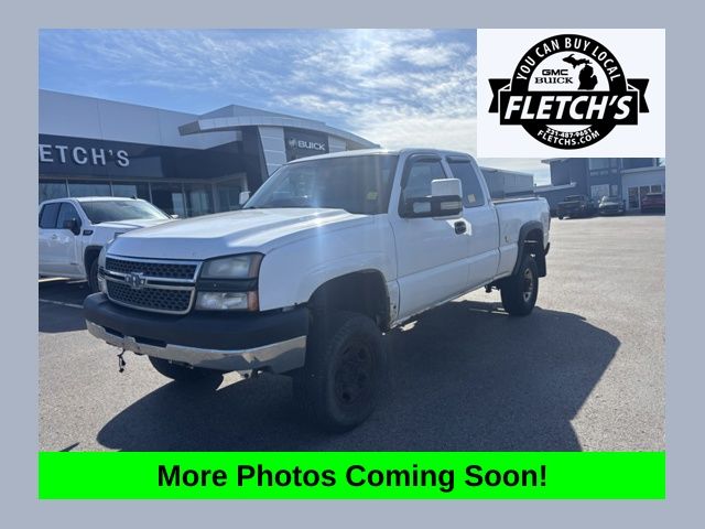 Summit White 2006 Chevrolet Silverado 2500HD Work Truck Extended Cab 4WD Pickup Truck Four-Wheel Drive 6-Speed Automatic