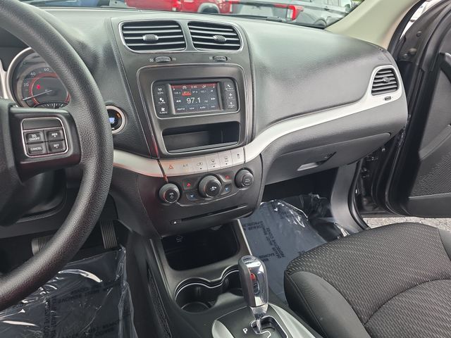 Used 2018 Gray Dodge SE image 22