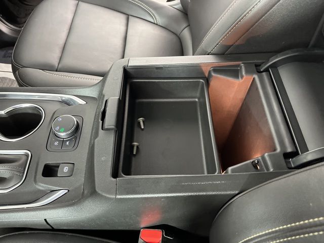 2022 Mosaic Black Metallic Chevrolet Traverse LT Leather AWD SUV