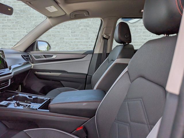 2025 Volkswagen Atlas 2.0T Peak Edition Green at Matthews Motors of Wilmington