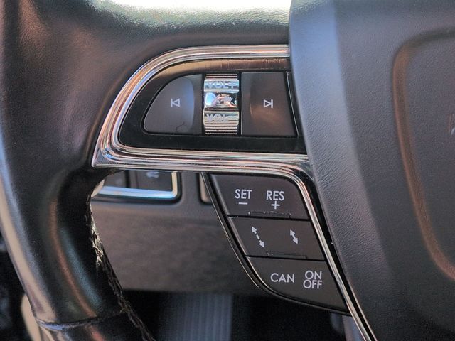Used 2021 Black Lincoln Reserve image 18