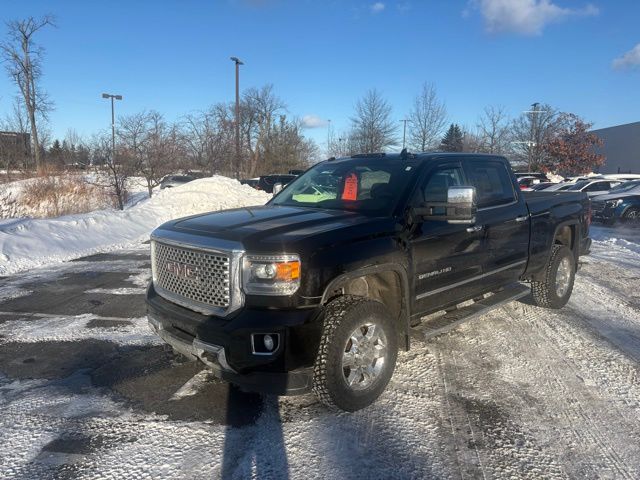 2017 GMC Sierra 3500HD Denali Crew Cab LB DRW 4WD