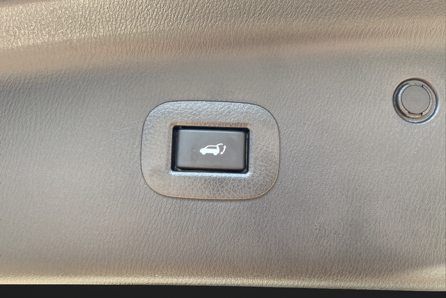 Used 2023 Champagne Quartz INFINITI Premium Select image 29