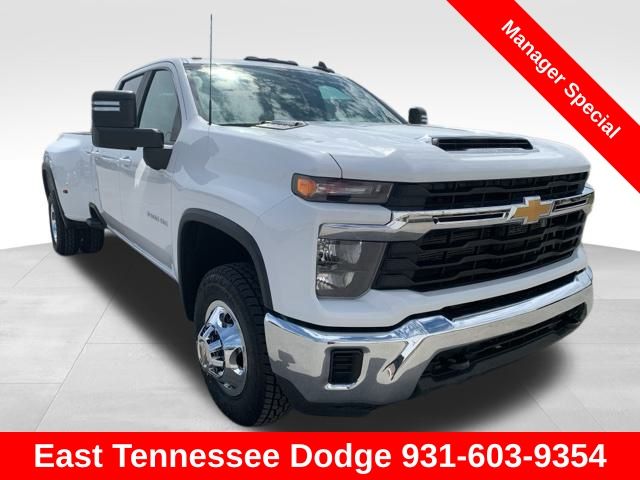 2024 Chevrolet Silverado 3500HD LT photo