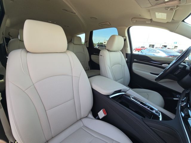 2023 Buick Enclave Essence:C02602