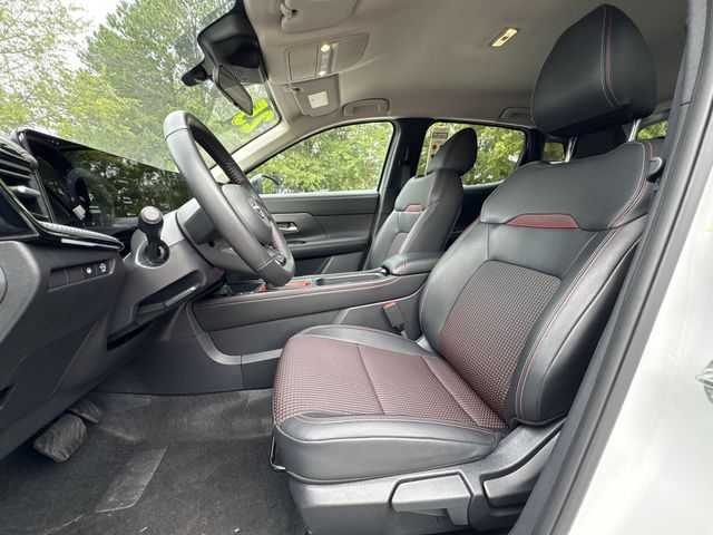 Used 2025 White Nissan SR image 11