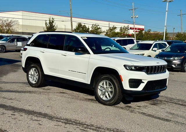 2025 Jeep Grand Cherokee Laredo's photo
