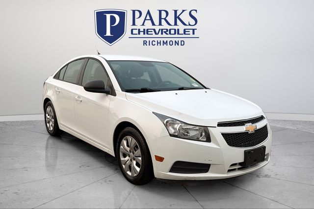 Summit White 2014 Chevrolet Cruze Sedan Front-Wheel Drive 6-Speed Automatic Overdrive