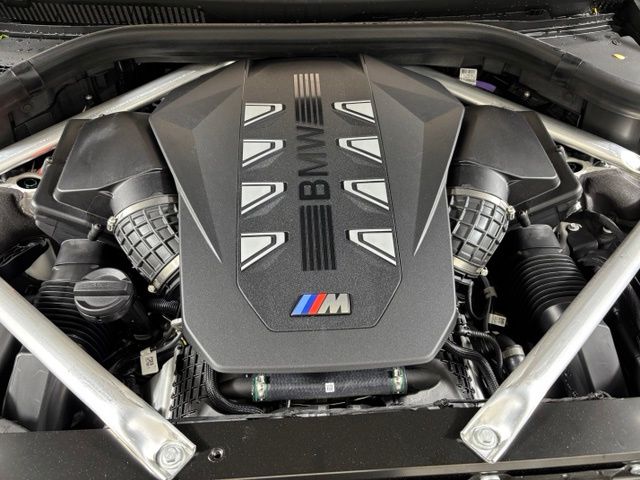 New 2027 White BMW M60i image 20