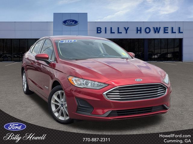 2019 Ford Fusion SE's photo
