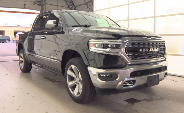 Diamond Black Crystal Pearlcoat 2019 RAM 1500 Pickup Truck Four-Wheel Drive 8-Speed Automatic