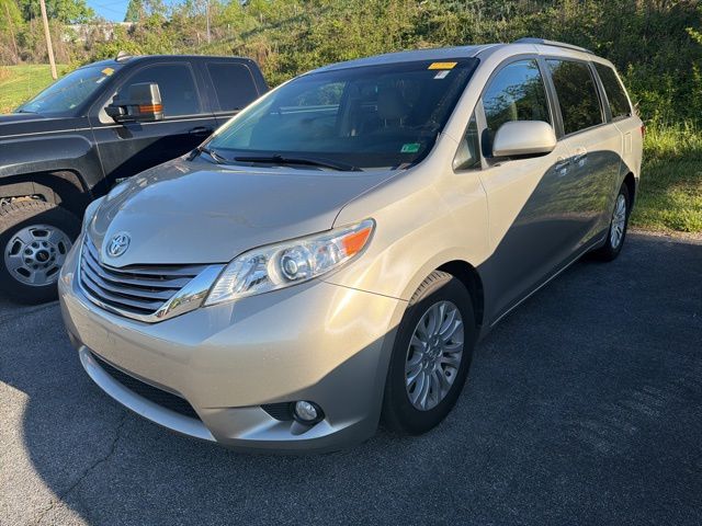 Creme Brulee 2015 Toyota Sienna XLE 7-Passenger Auto Access Seat Minivan Front-Wheel Drive 6-Speed Automatic Overdrive