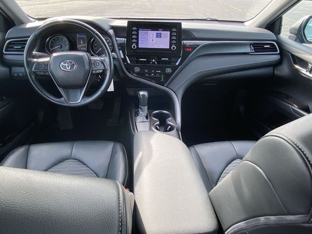 2022 Toyota Camry SE 18