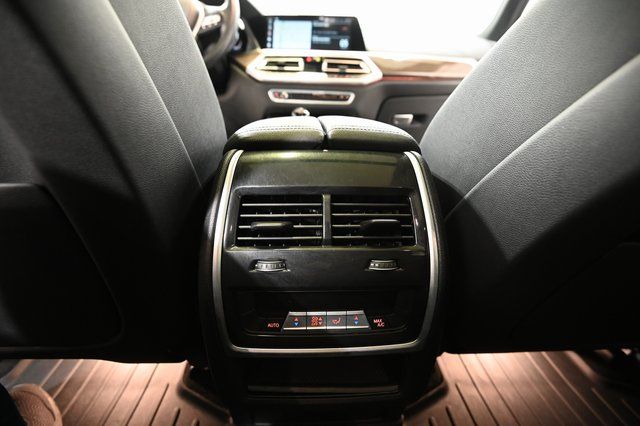 Used 2022 Black BMW xDrive40i image 33