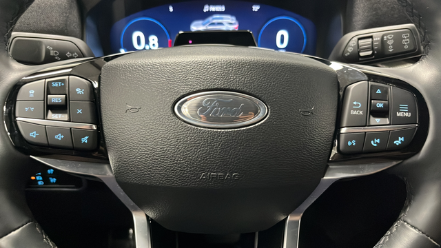 Used 2025 Carbonized Gray Metallic Ford Platinum image 17