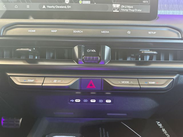 New 2027 White Kia X-Line SX Prestige image 19