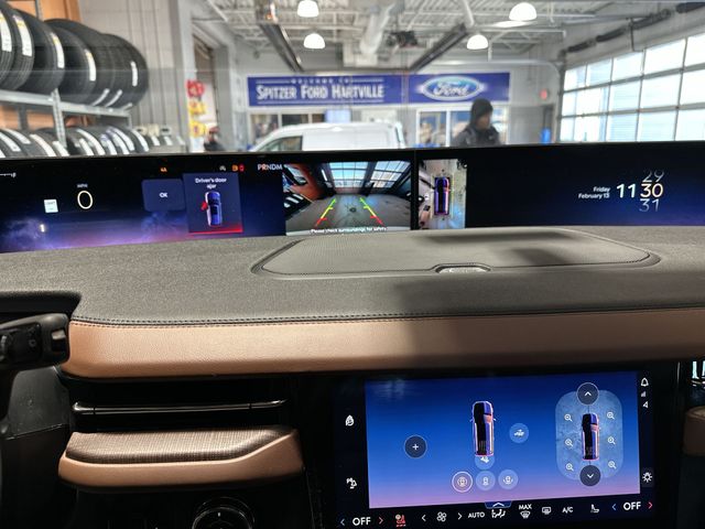 Certified Used 2025 White Lincoln Reserve image 26