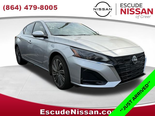 Brilliant Silver Metallic 2023 Nissan Altima 2.5 SL AWD Sedan All-Wheel Drive Continuously Variable Transmission