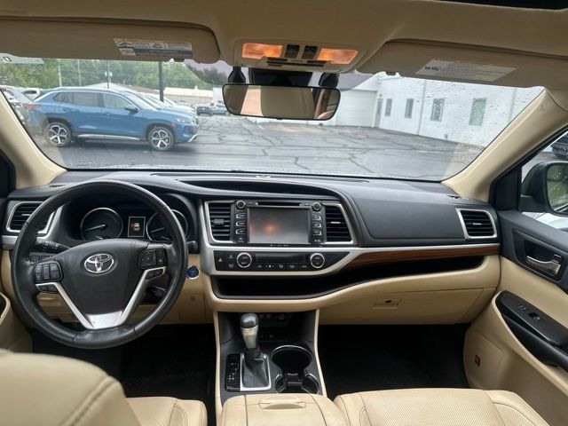 Used 2019 Toyota Highlander Hybrid SUV