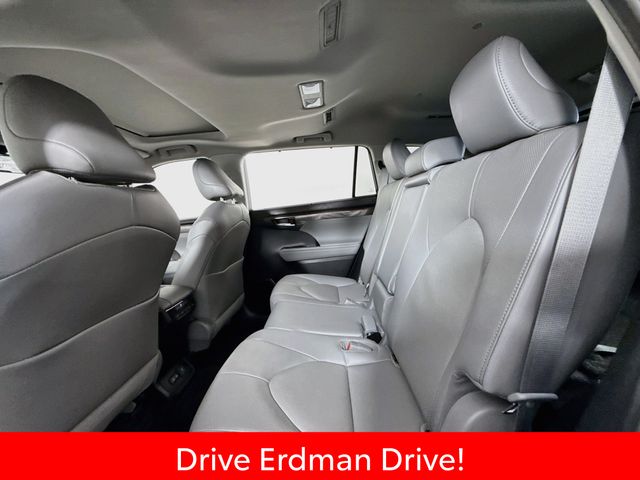 Used 2023 Toyota Highlander SUV