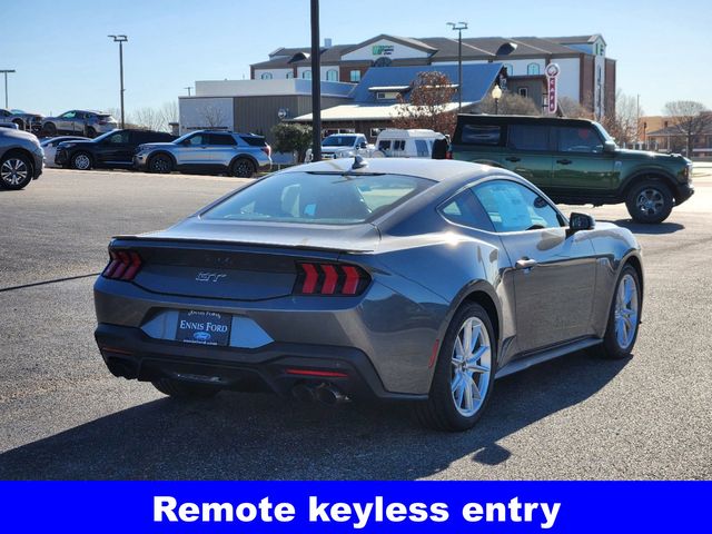 2025 Ford Mustang GT Premium photo