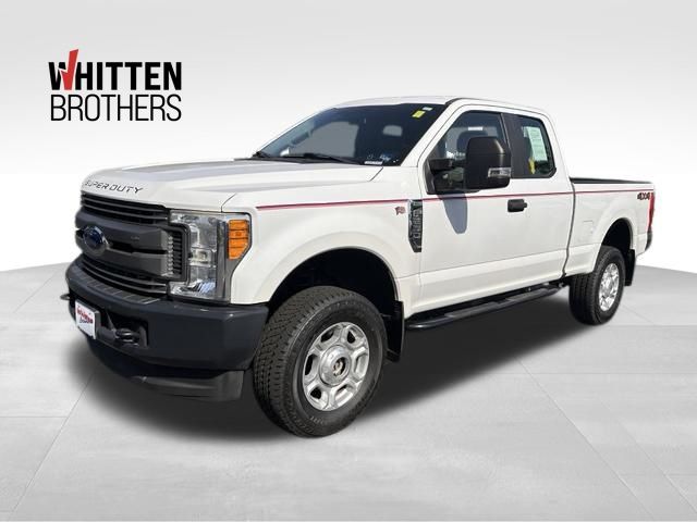 Oxford White 2017 Ford F-250 Super Duty Pickup Truck Four-Wheel Drive 6-Speed Automatic