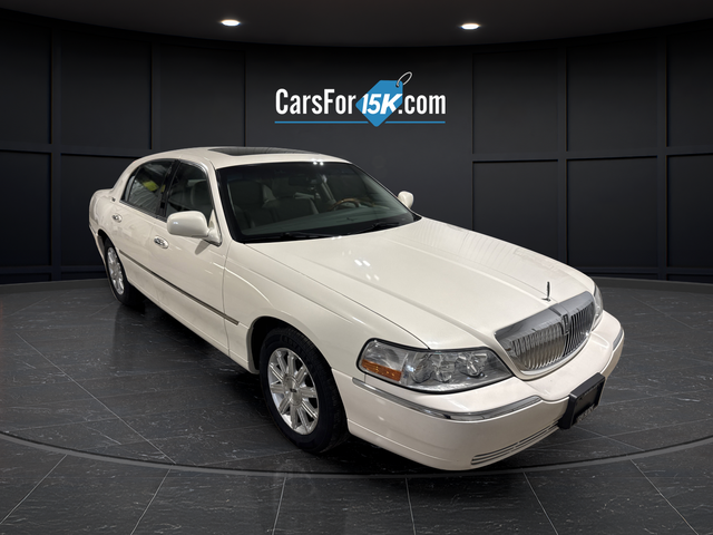 Vibrant White Clearcoat 2007 Lincoln Town Car Signature Limited Sedan Rear-Wheel Drive 4-Speed Automatic Overdrive