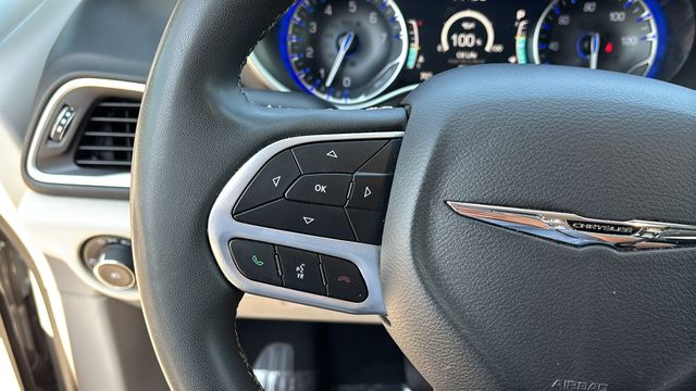 Used 2024 Silver Chrysler Touring L image 22