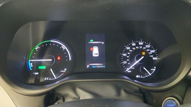 2021 Toyota Sienna XLE White at Community Toyota