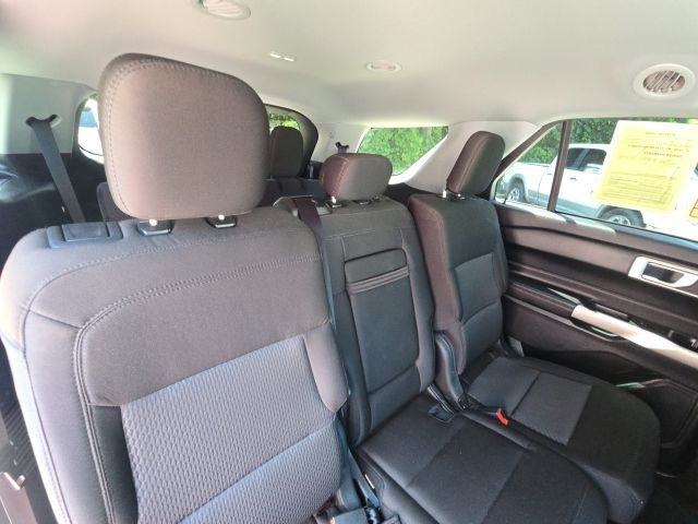 2023 Ford Explorer XLT:B02480