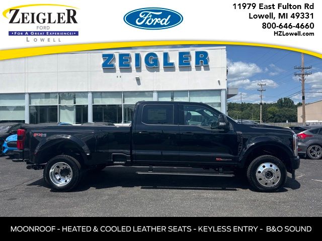 Agate Black Metallic 2026 Ford F-450 Super Duty Pickup Truck Four-Wheel Drive Automatic