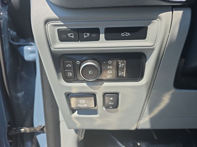 Used 2023 Gray Ford Limited image 27
