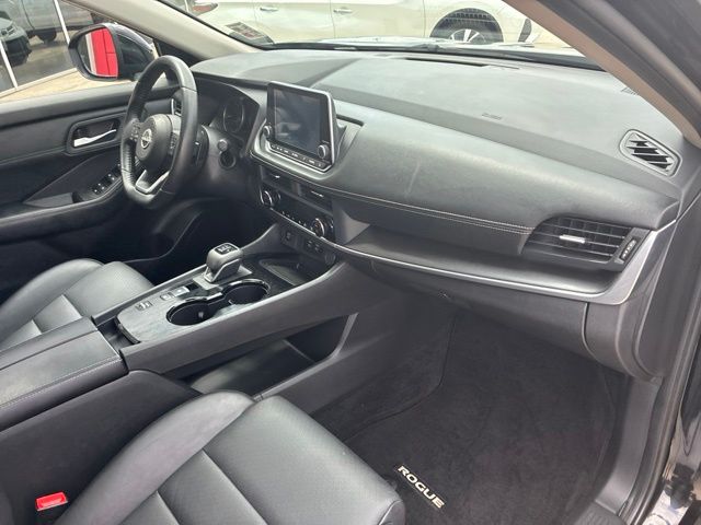 2024 Nissan Rogue SV Black at Royal Nissan