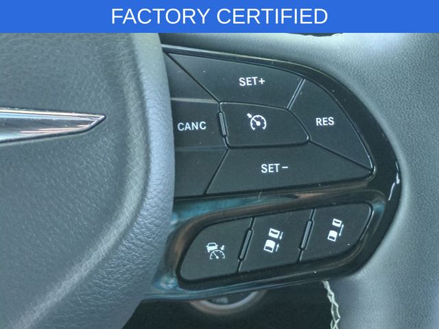 Used 2025 Black Chrysler Limited image 21