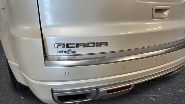 Used 2014 White Diamond Clearcoat GMC Denali image 39