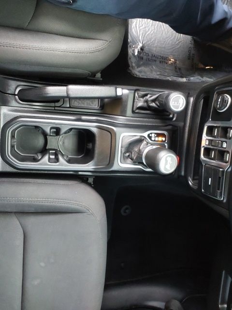 Used 2022 Black Jeep Unlimited Sport Altitude image 16