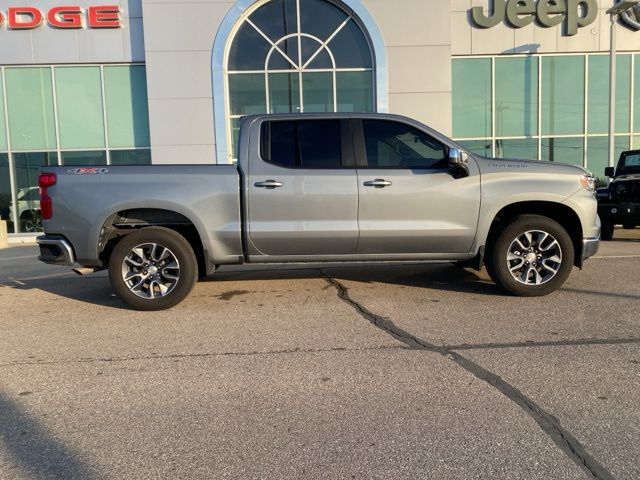 2025 Chevrolet Silverado 1500 LT - Sterling Gray Metallic exterior view 4