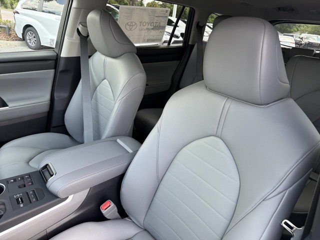 New 2026 Toyota Highlander SUV