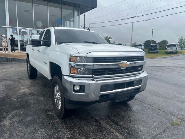Summit White 2016 Chevrolet Silverado 2500HD Pickup Truck Four-Wheel Drive 6-Speed Automatic