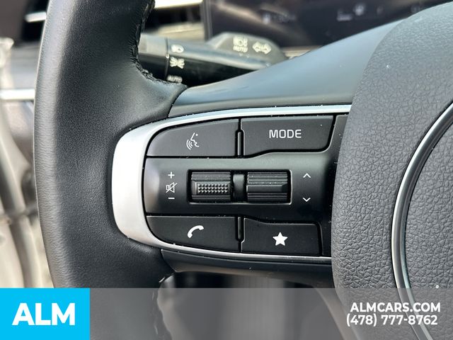 New 2025 Snow White Pearl Kia EX image 29