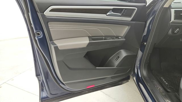 2023 Volkswagen Atlas 2.0T SE w/Technology  at Victoria Chrysler Dodge Jeep Ram