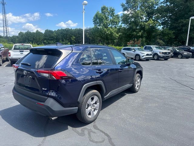 2025 Toyota RAV4 XLE - Photo 15