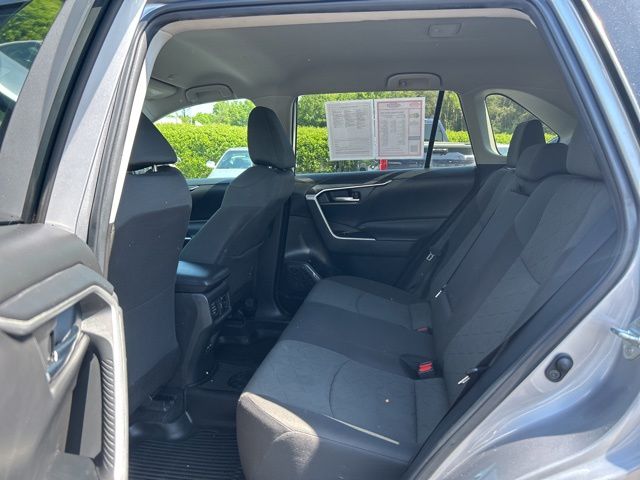 2023 Toyota RAV4 XLE - Photo 18