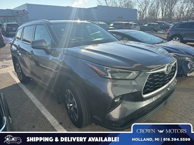 2022 Toyota Highlander Hybrid XLE AWD